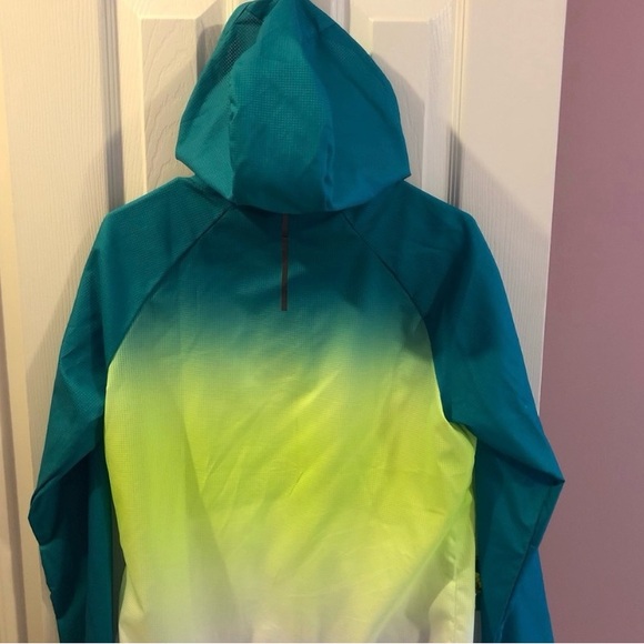 New Balance Jacket - Picture 2 of 3